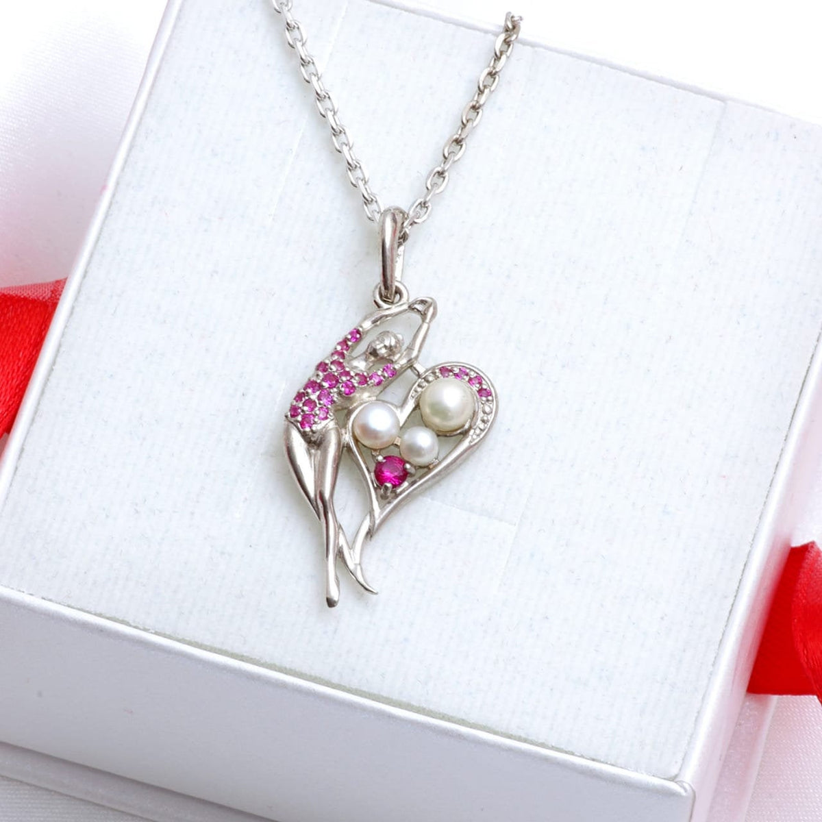 Colgante de plata con piedras preciosas "Champion"