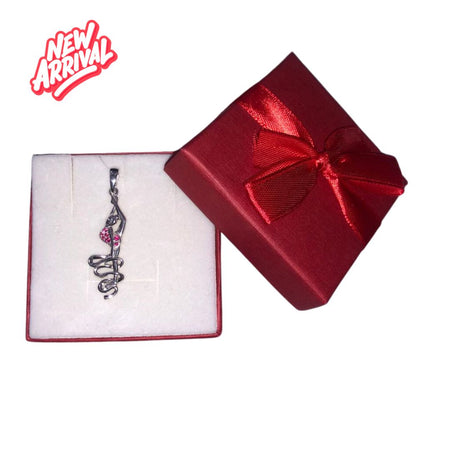 Colgante de plata «Niña con cinta»
