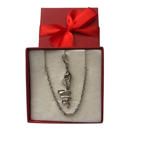 Colgante de plata «Niña con cinta»
